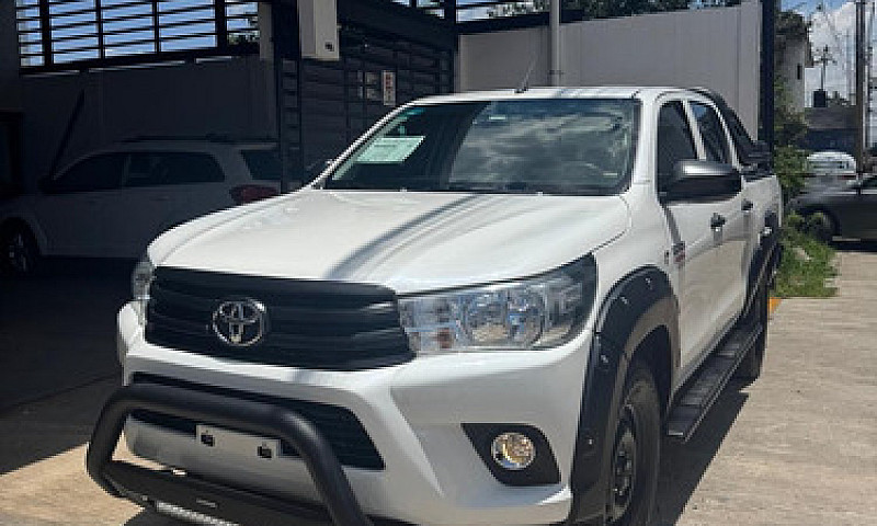 Toyota Hilux 2.8 Tdi...