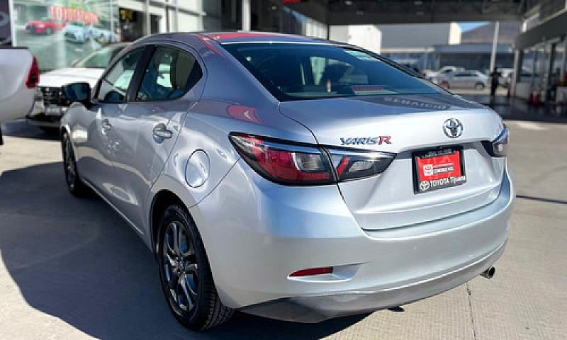 Toyota Yaris 2019...