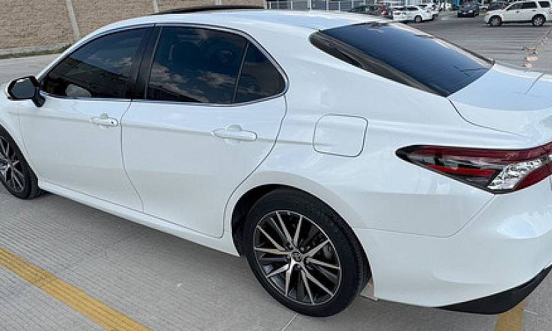 Toyota Camry Xle Nav...