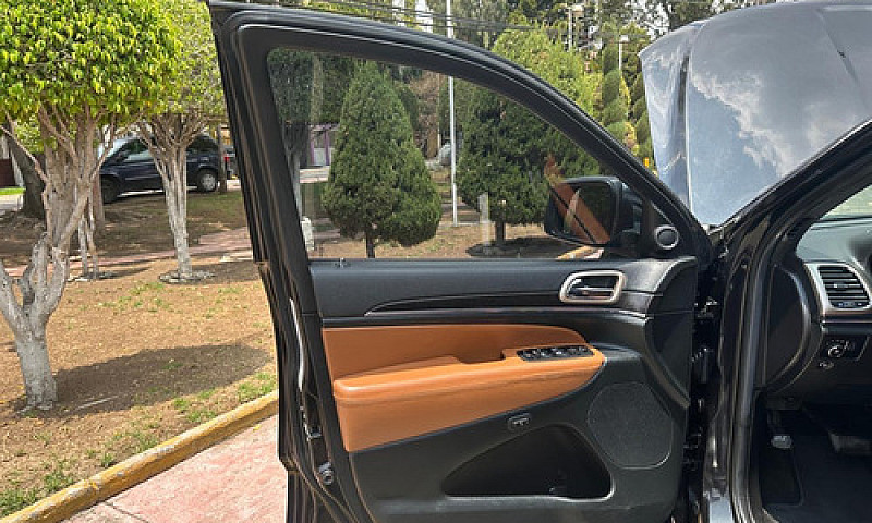Jeep Grand Cherokee ...