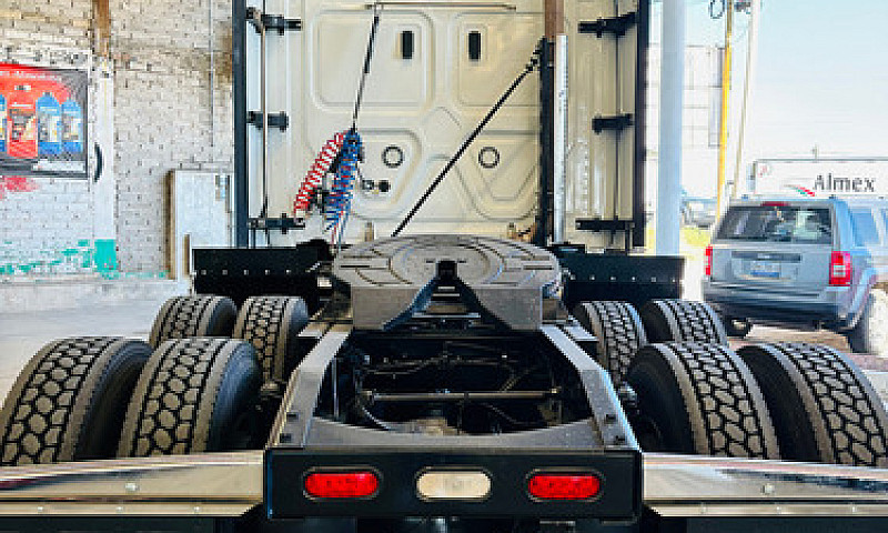 Freightliner Cascadi...