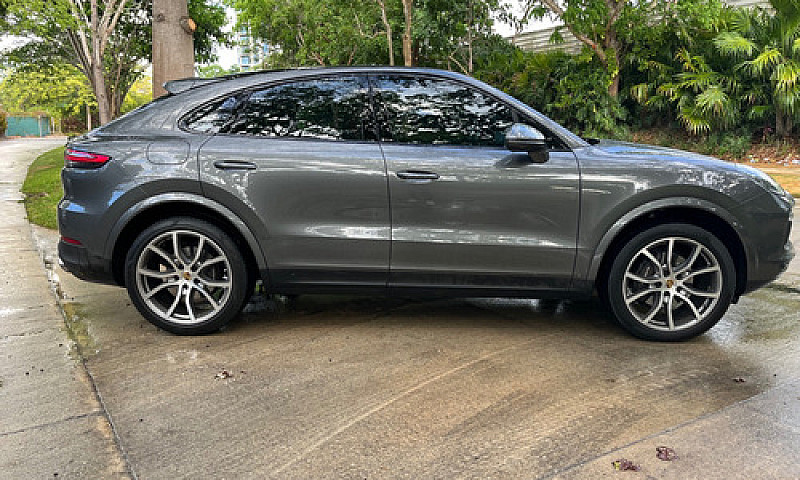 Porsche Cayenne Coup...