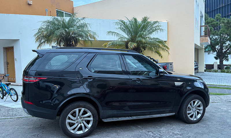 Land Rover Discovery...