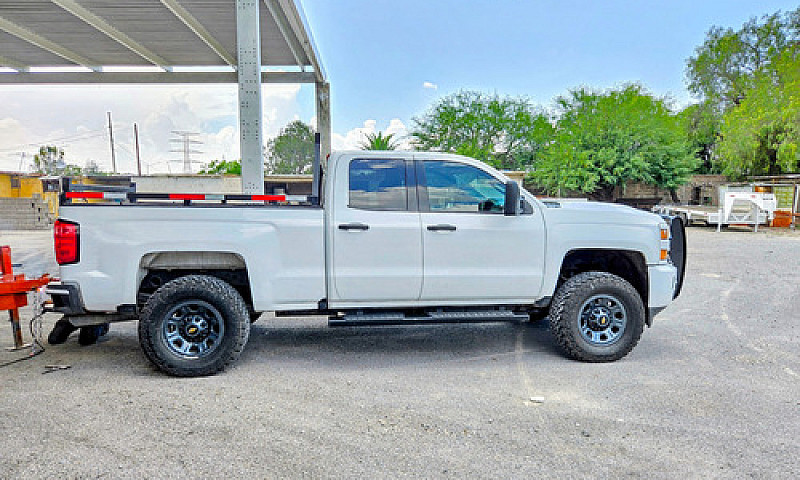 Chevrolet Silverado ...