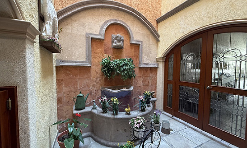 Casa Neo-Colonial En...