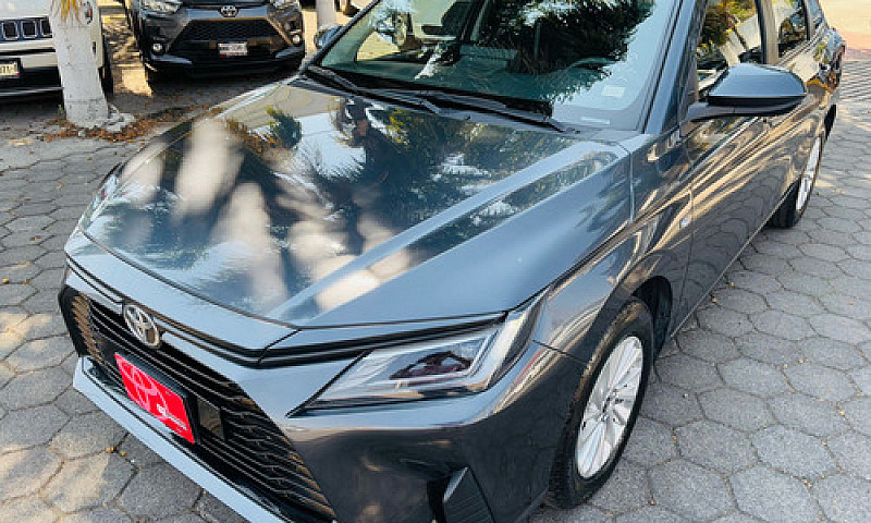 Toyota Yaris 2023...