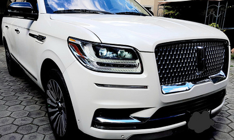 Lincoln Navigator 3....