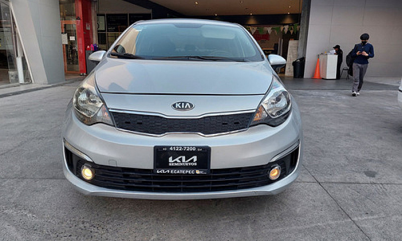 Kia Rio 2017...