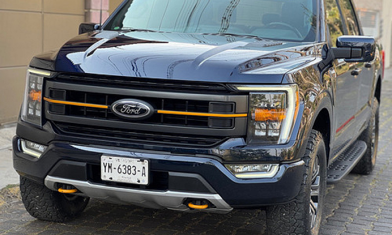 Ford Lobo Tremor 4X4...