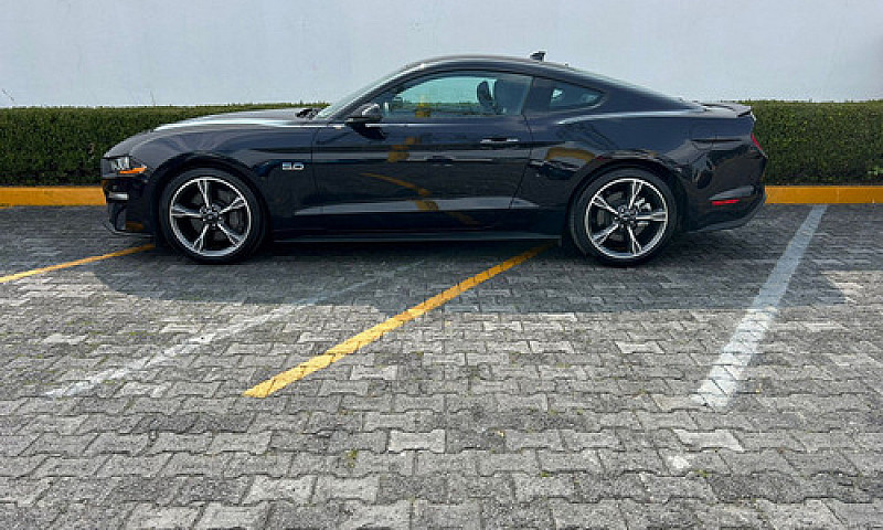Ford Mustang 2022...