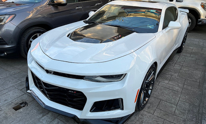 Chevrolet Camaro Zl1...