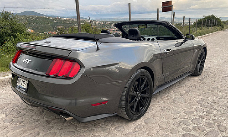 Ford Mustang 5.0L Gt...