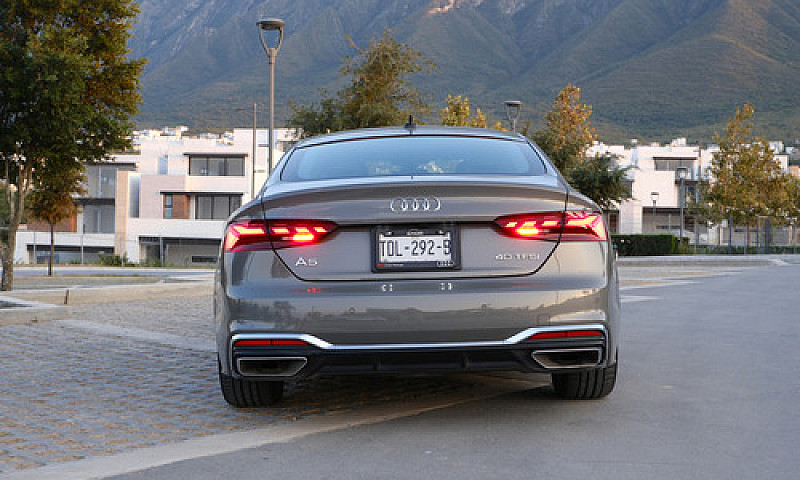 Audi A5 2.0 Sportbac...