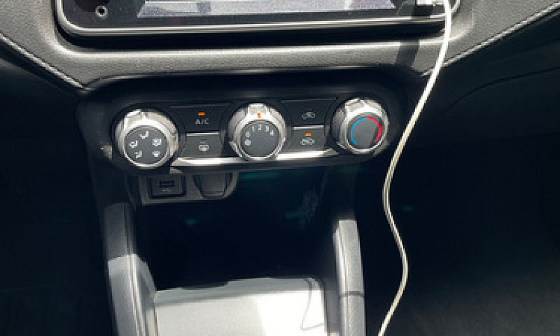 Nissan Versa 1.6 Sen...