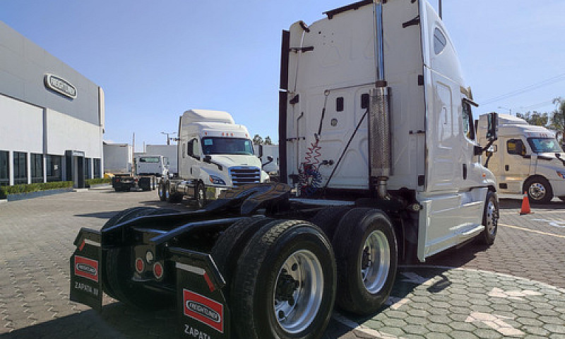 Freightliner Cascadi...