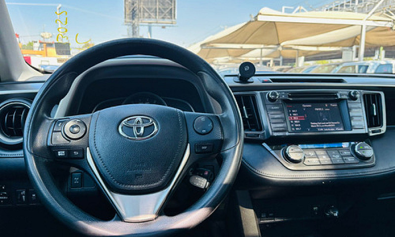 Toyota Rav4 2015...