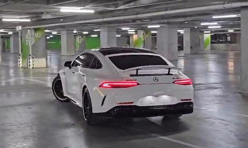 Mercedes-Benz Gt 63S...