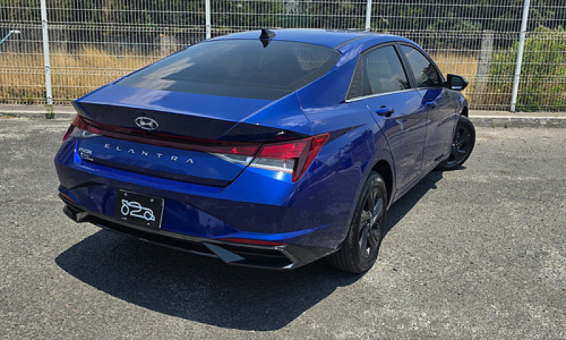 Hyundai Elantra 2.0 ...