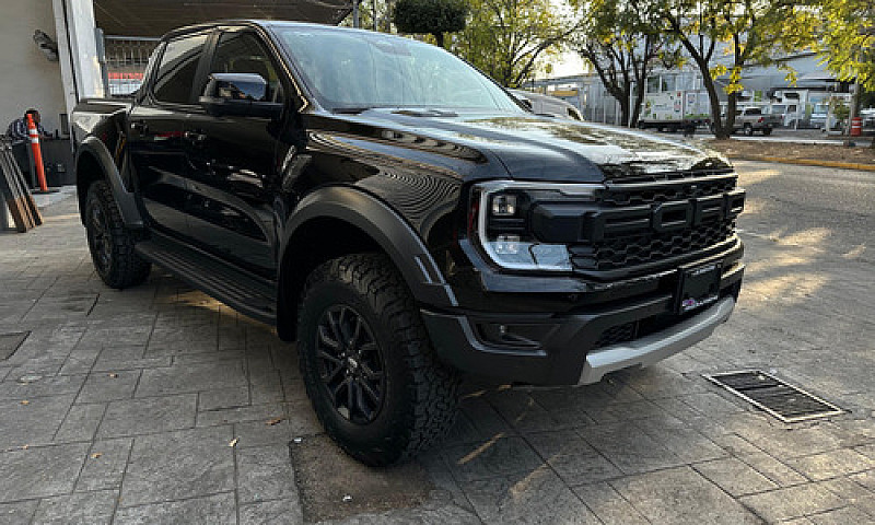 Ford Ranger Raptor 2...