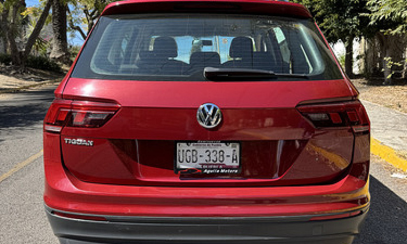 Volkswagen Tiguan 1....