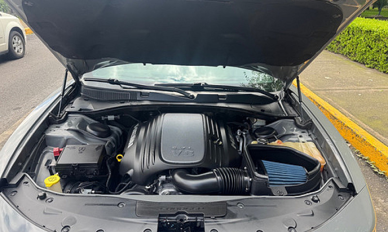 Dodge Charger 5.7 R-...