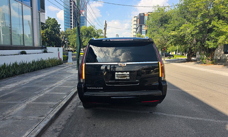 Cadillac Escalade Es...