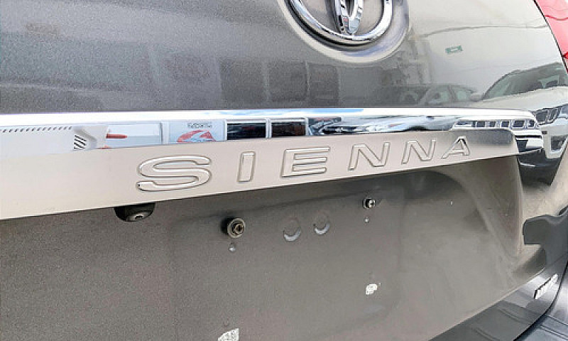 Toyota Sienna 2017...