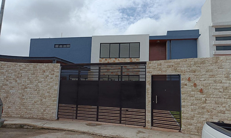 Venta De Casa De 4 H...