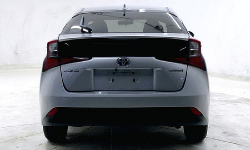 Toyota Prius 2020...