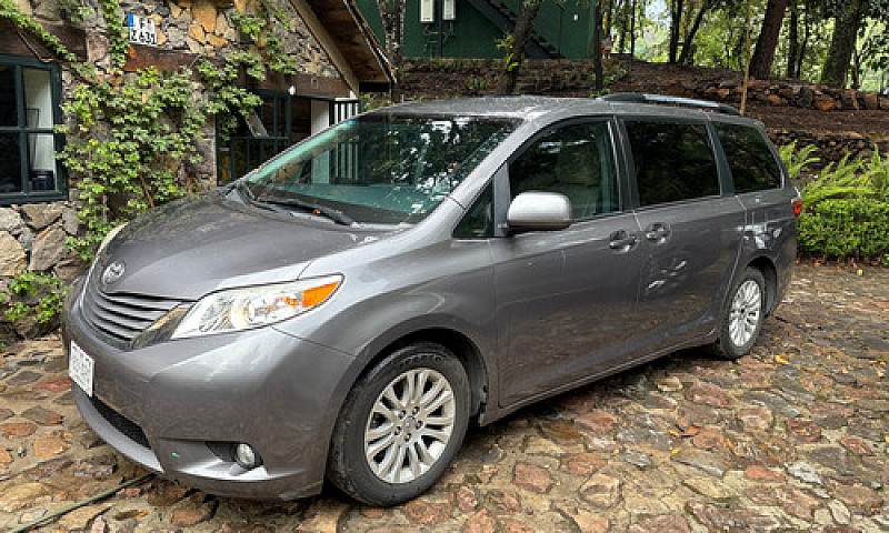 Toyota Sienna 3.5 Li...