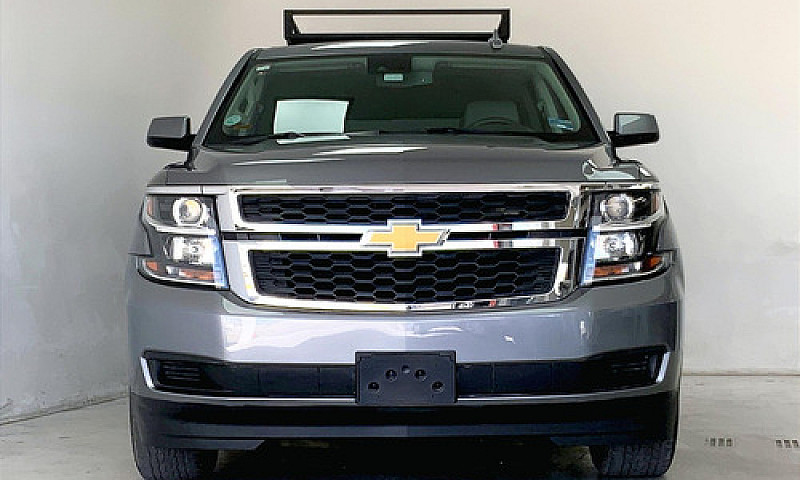 Chevrolet Suburban 2...