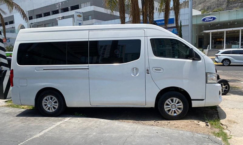 Nissan Urvan 2017...