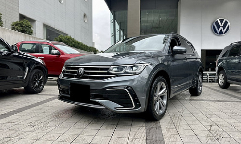 Volkswagen Tiguan R-...