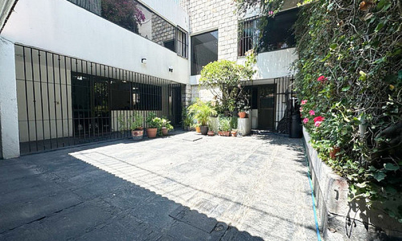 Casa En Venta En Lom...