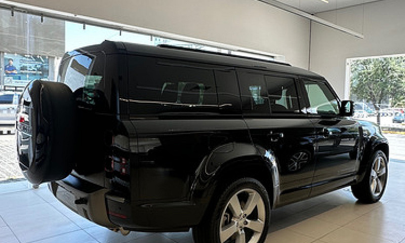 Land Rover Defender ...