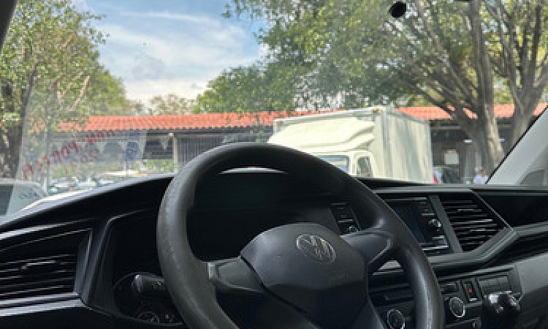 Volkswagen Transport...