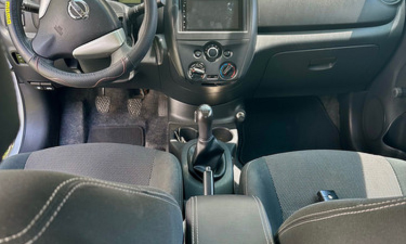 Nissan Versa 1.6 Dri...