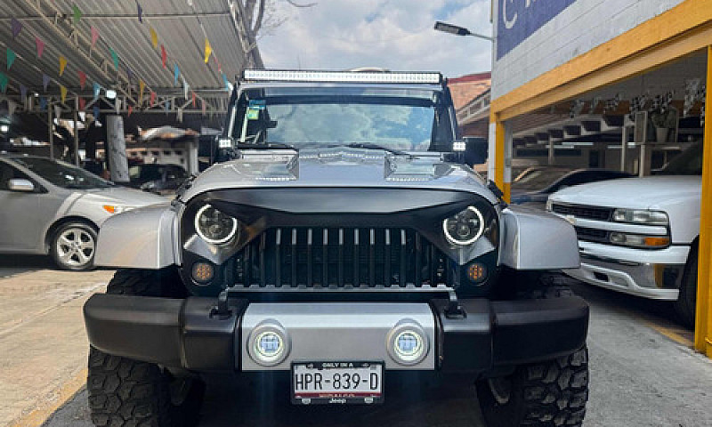 Jeep Wrangler 3.6 Un...