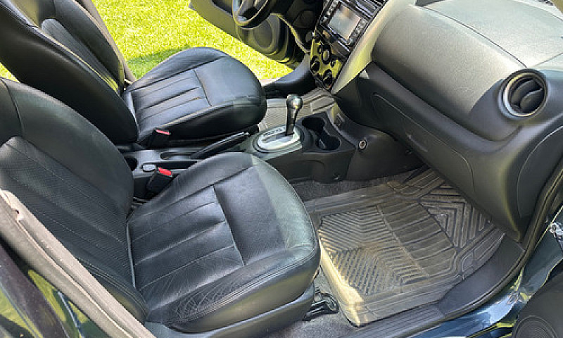 Nissan Versa 1.6 Exc...
