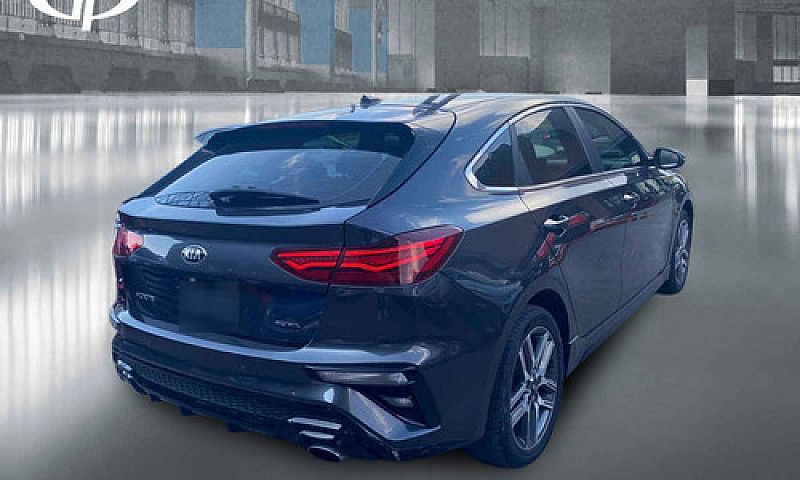 Kia Forte Hb 2021...