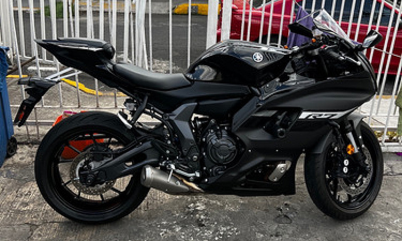 Moto Deportiva Yamah...