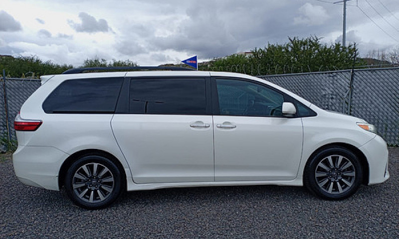 Toyota Sienna 2018...