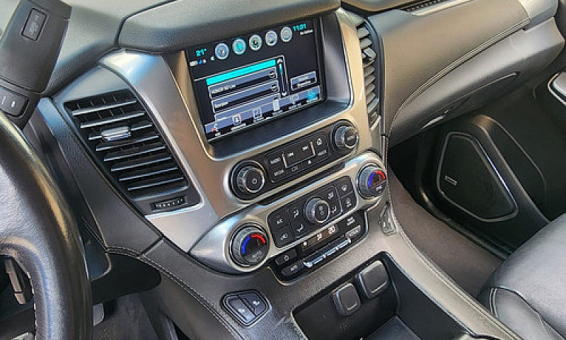 Chevrolet Suburban 5...