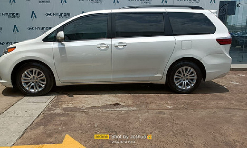 Toyota Sienna 2017...