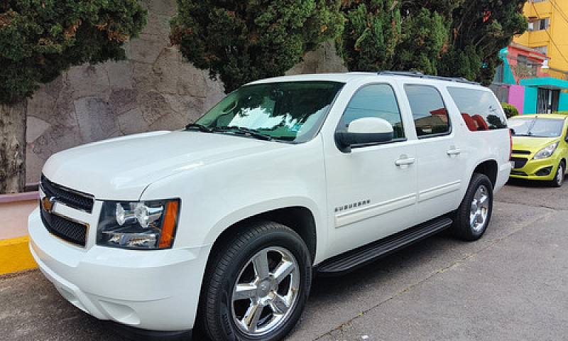 Chevrolet Suburban C...