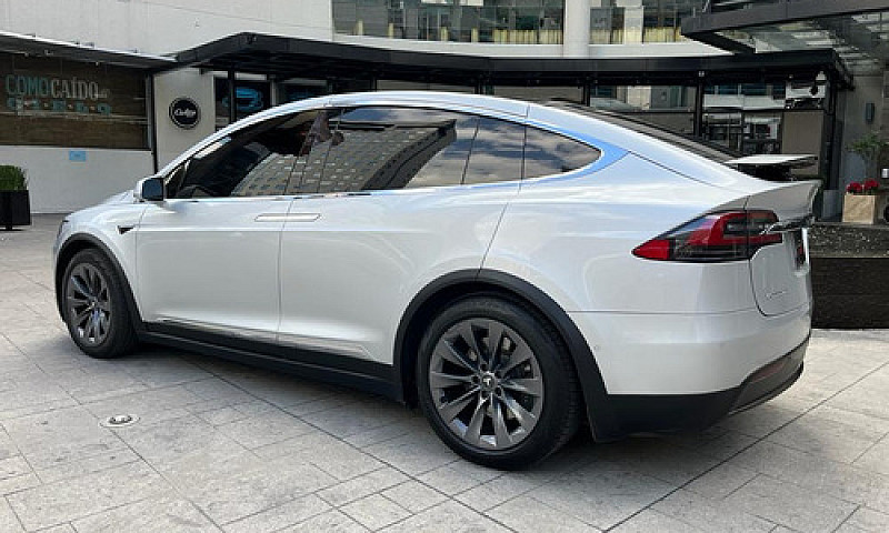 Tesla Model X 100D...