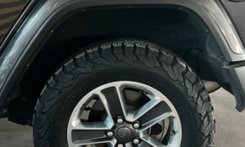 Jeep Wrangler 3.7 Un...