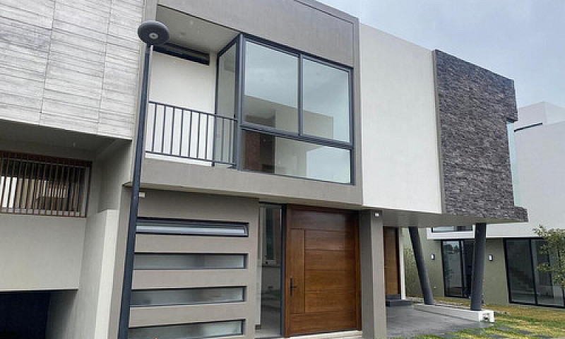 Casa En Venta En Zon...