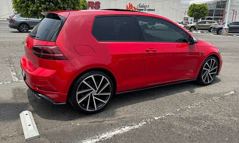 Volkswagen Golf R 2....