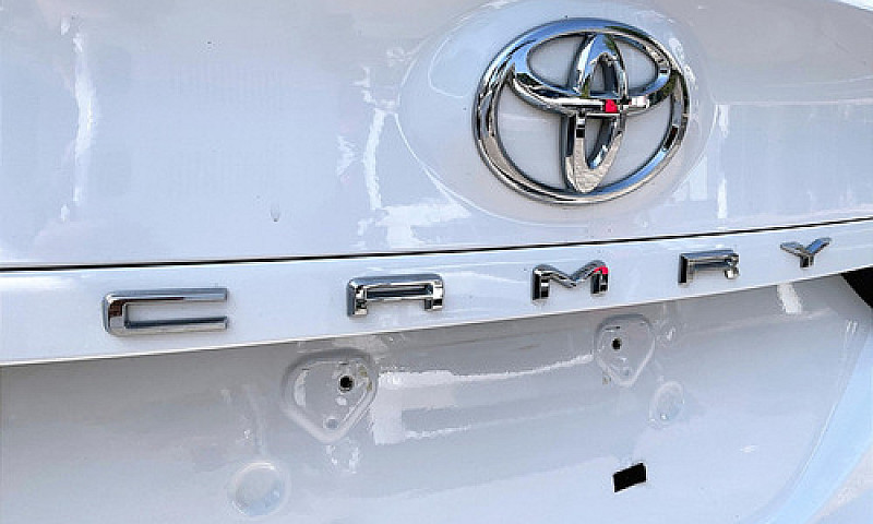 Toyota Camry 2020...